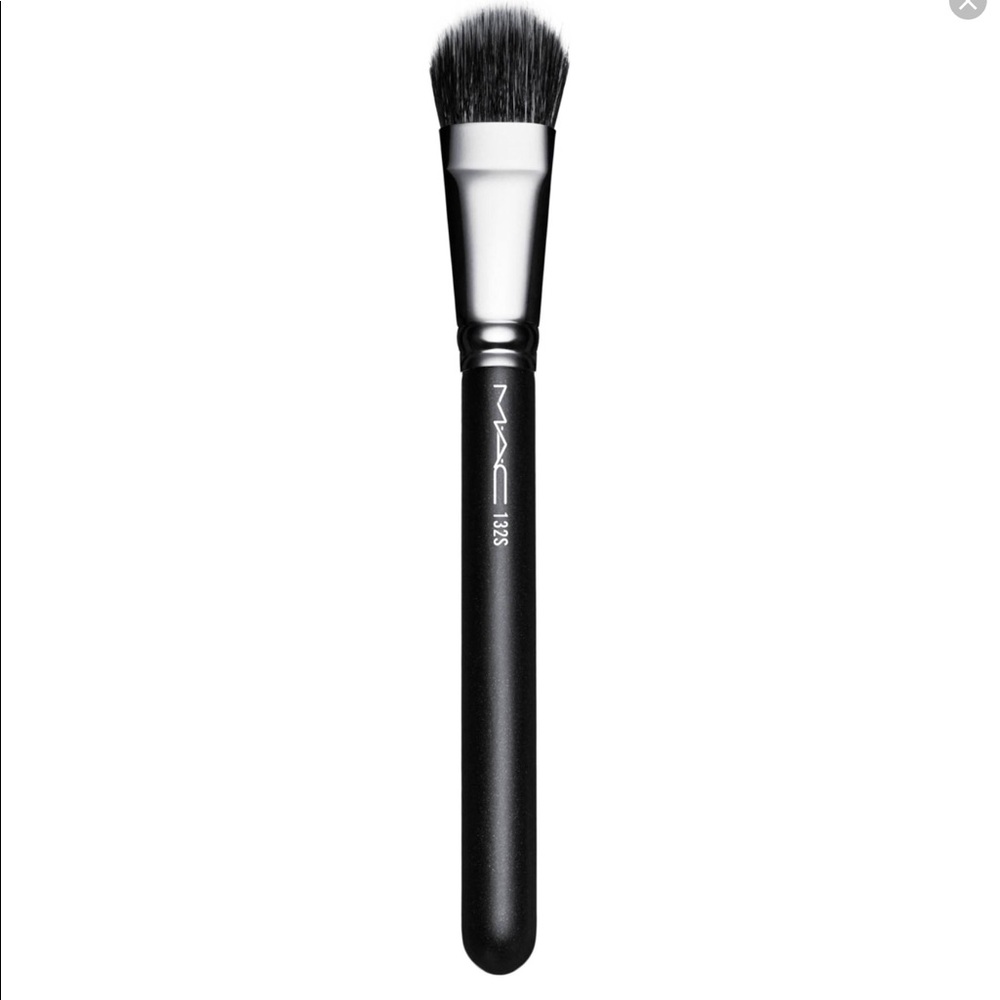 132 SYNTHETIC DUO FIBRE FOUNDATION BRUSH
